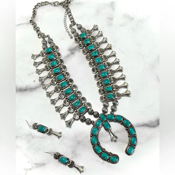 Western Boho Necklace and Earrings Set - Picture 8 of 9